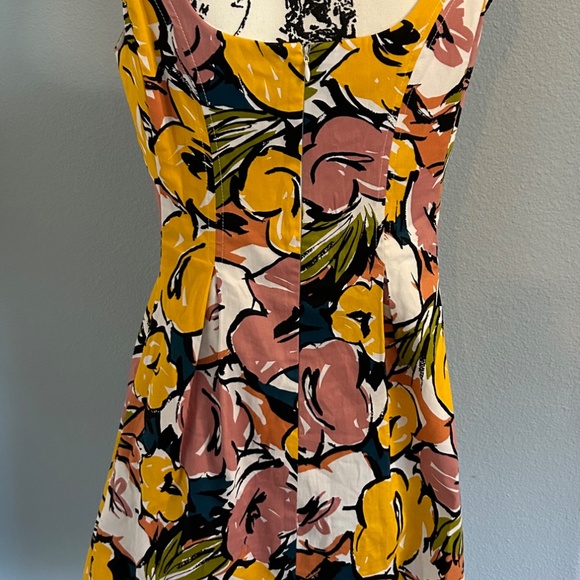 Super Cute Nine West Dress with Pockets! - Picture 3 of 11